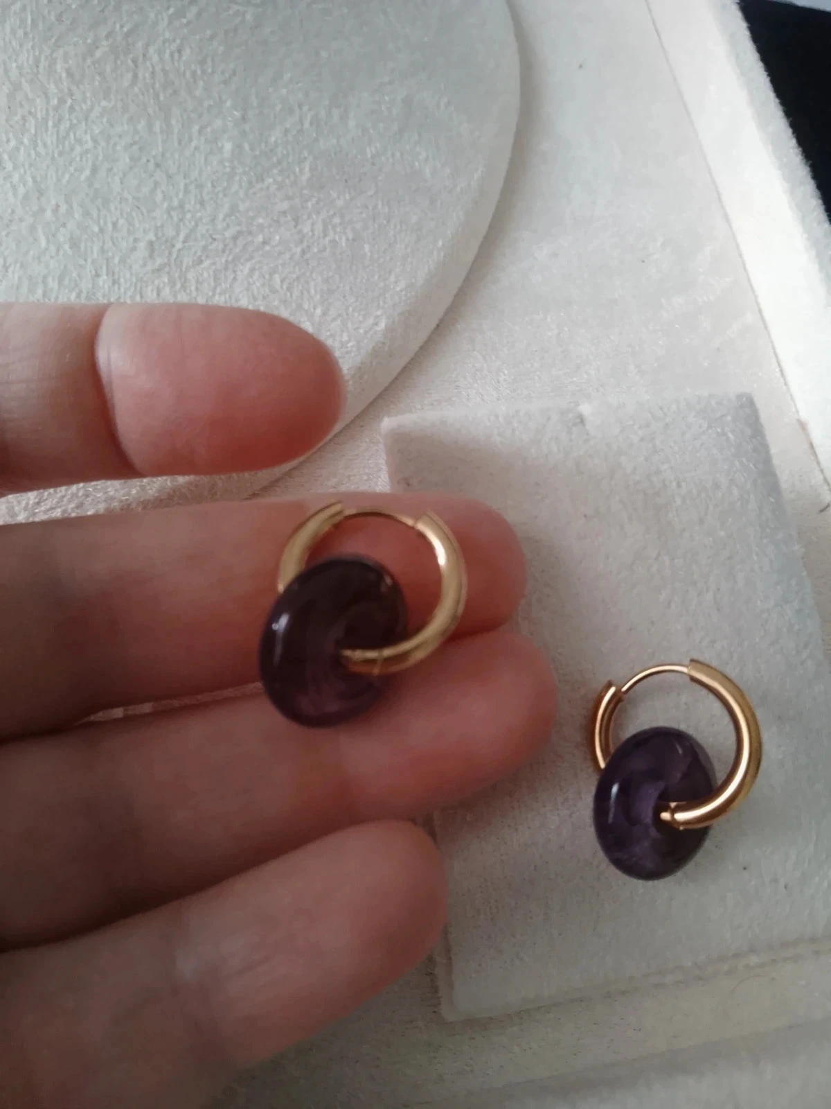 Small amethyst stone hoop earrings – photo 2